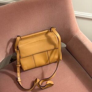 Elegant Mustard Shoulder Bag Tory Burch